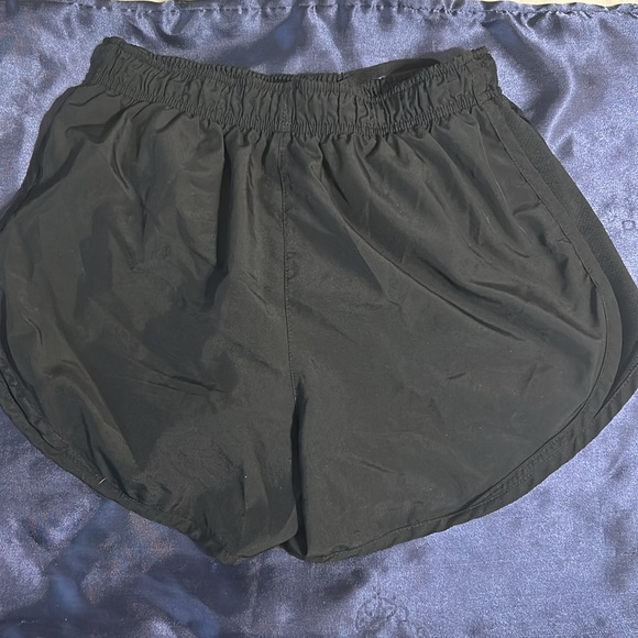 Nike Dri-Fit shorts - Picture 3 of 6